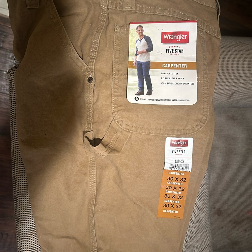 NWT Wrangler Five Star Premium Carpenter 6 Pocket Pants. Size 30x32 Mens
